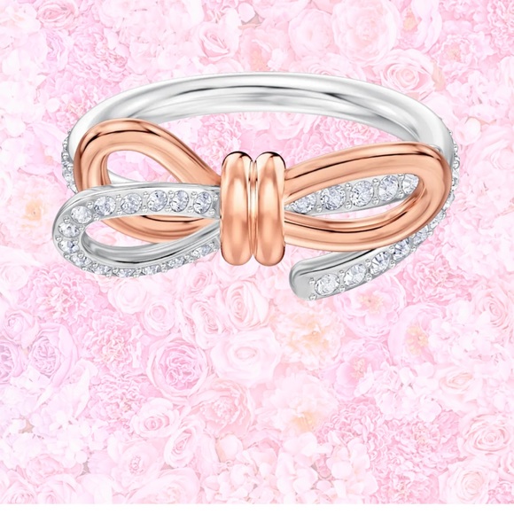 Swarovsky Set Bow Ring and Necklace (With box and bag) - Picture 4 of 5